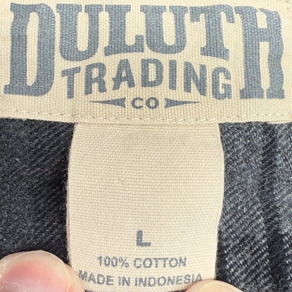 Men's DULUTH TRADING Free Swingin' Flannel Black/Gray Plaid Shirt- Size L - Picture 9 of 12